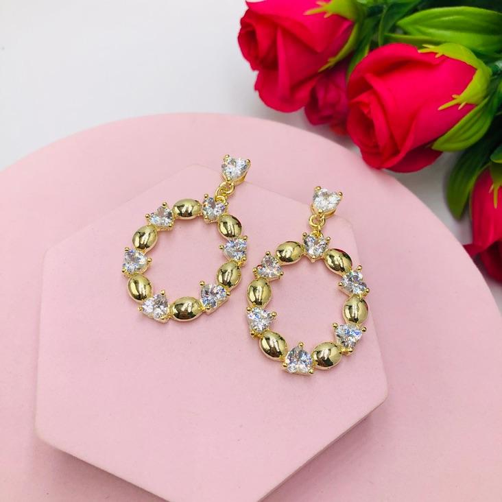 Brinco Redondo com Corações