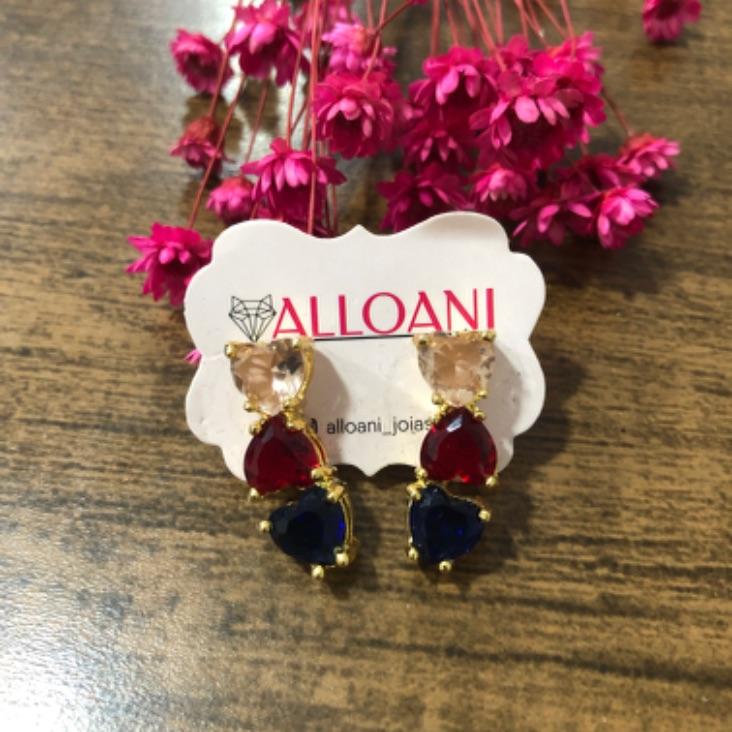 Brinco três corações coloridos com pedra