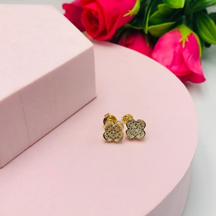 Brinco Trevo Cravejado