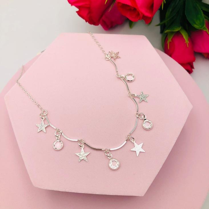 Colar com Pingente Estrela e Ponto de Luz