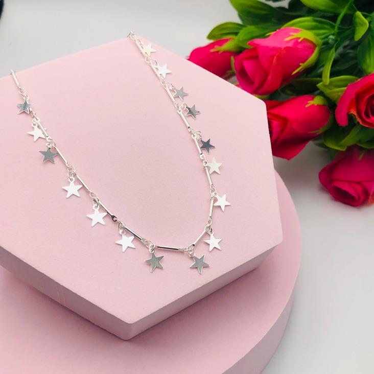Colar com Pingentes Estrelas