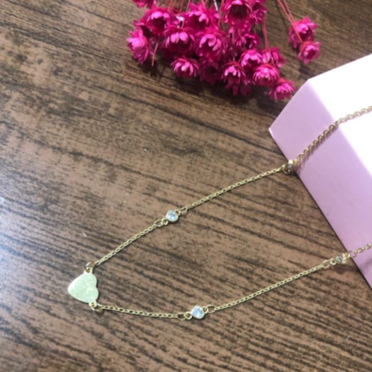 Colar com ponto de Luz e coração