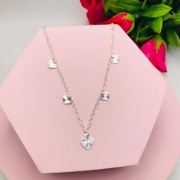 Colar Corrente Cadeado com Pingentes de Corações