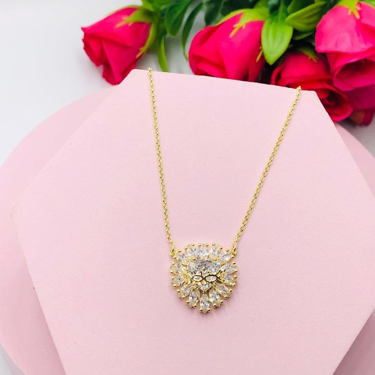 Colar Corrente Elo Português com Pingente Coração Cravejado