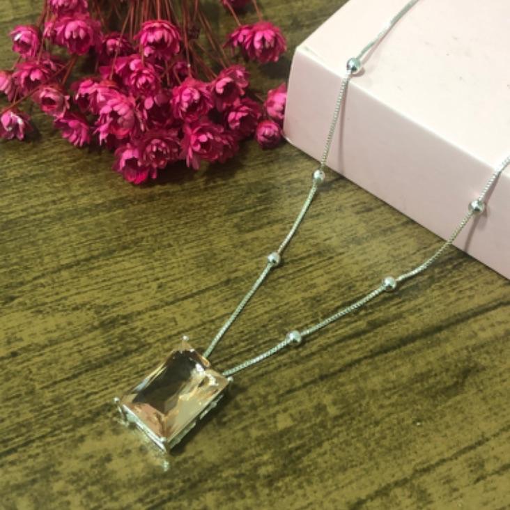 Colar Corrente Veneziana com Bolinha e Pingente Quadrado