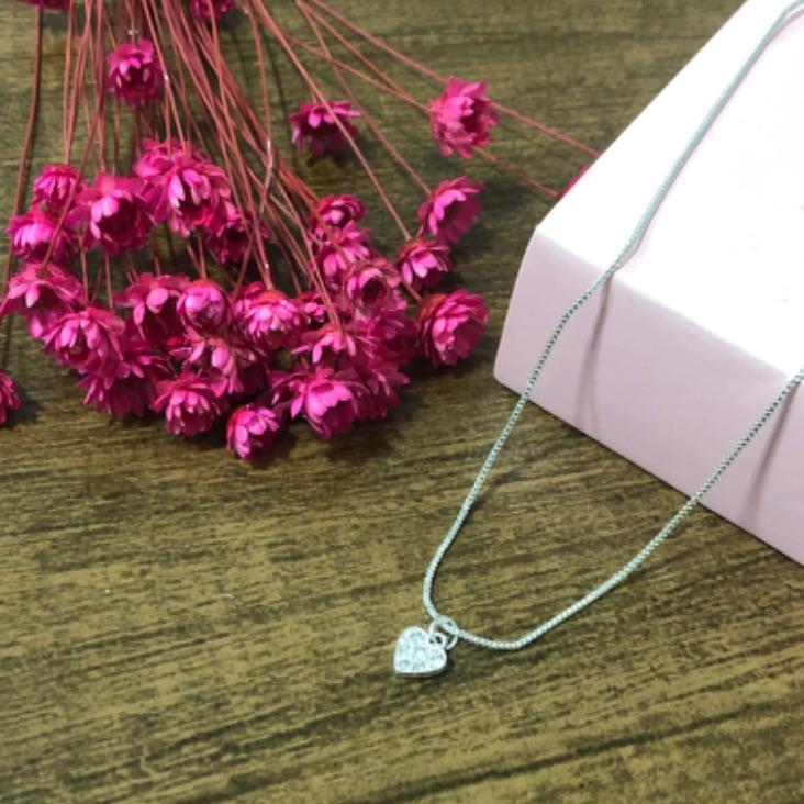 Colar Corrente Veneziana com Coração Cravejado