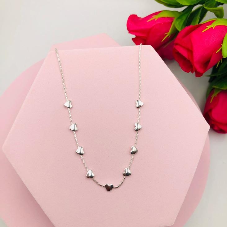 Colar corrente veneziana com corações