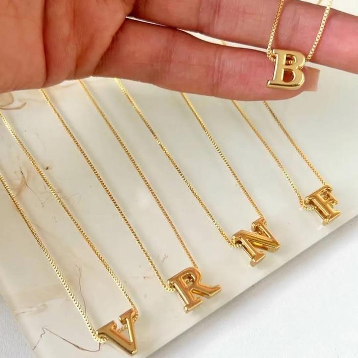 Colar corrente veneziana com letra S