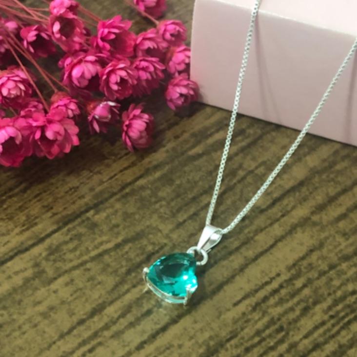 Colar Corrente Veneziana com Pingente de Coração Verde