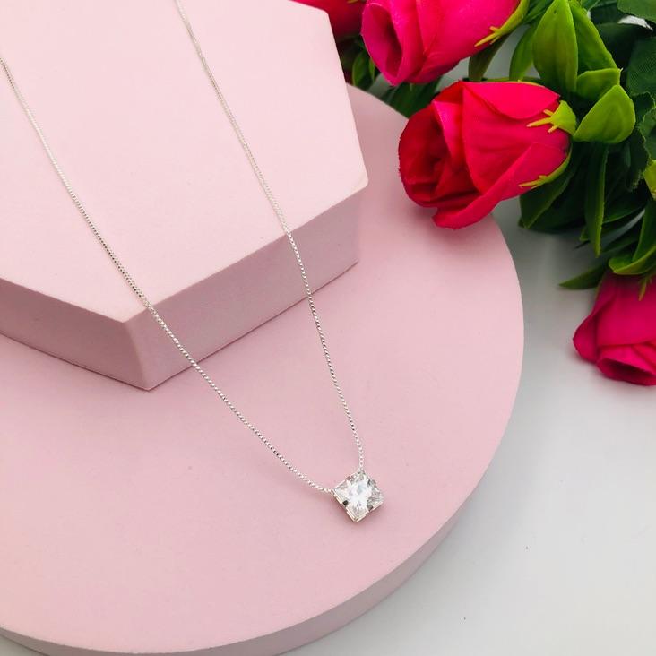 Colar Corrente Veneziana com Ponto de Luz Quadrado