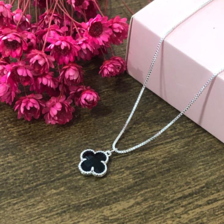 Colar Corrente Veneziana Trevo Preto