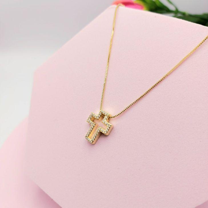 Colar de Cruz Cravejado