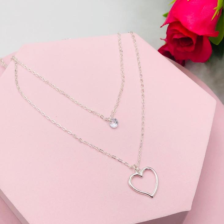 Colar Duplo com Pingentes Coração e Ponto de Luz