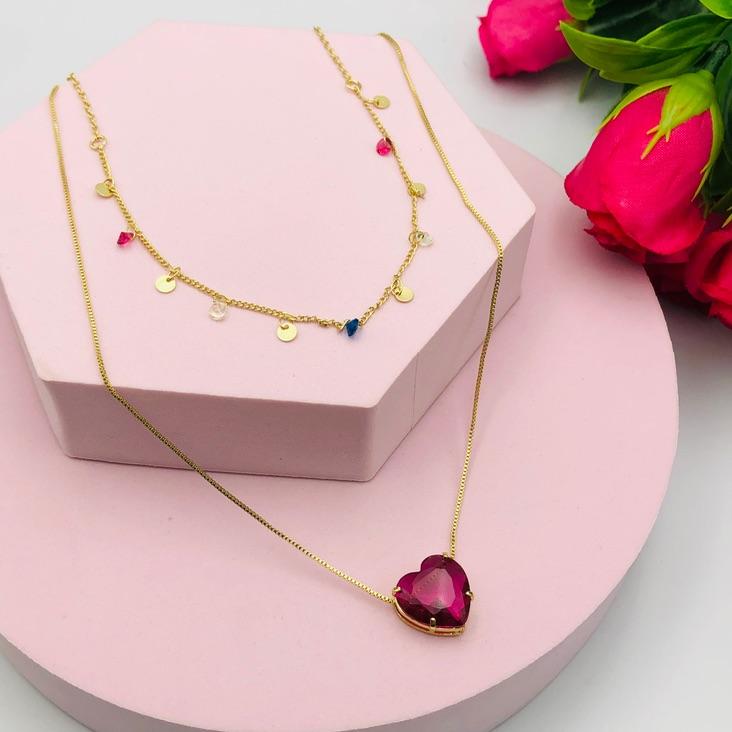 Colar Duplo um com Medalhas e Ponto de Luz e Outra com Coração