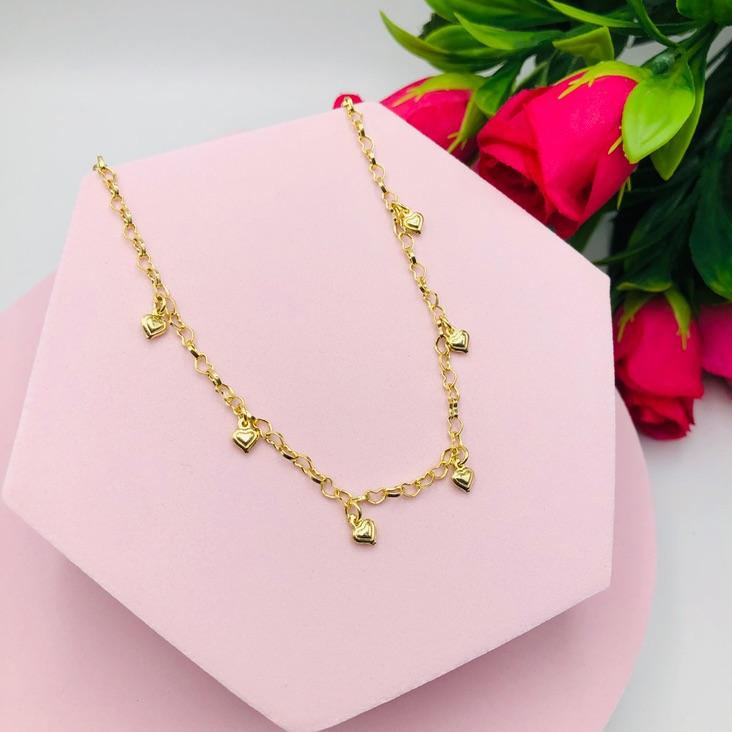 Colar Elos Corações com Pingentes de Coração