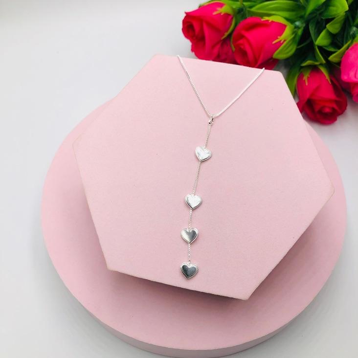 Colar Gravatinha Corações