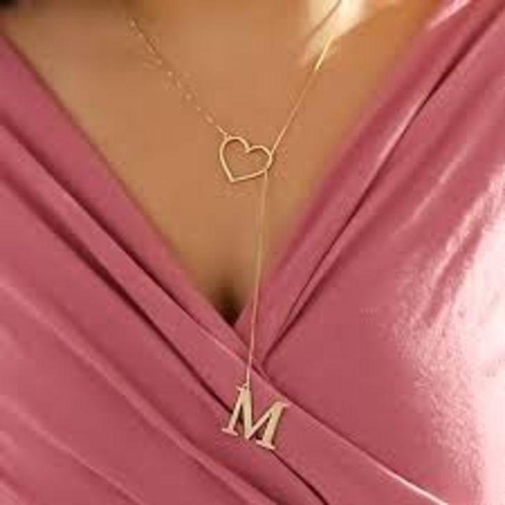 Colar Gravatinha Letra M