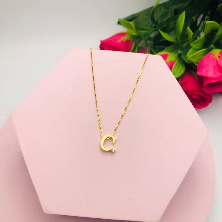 Colar Letra C