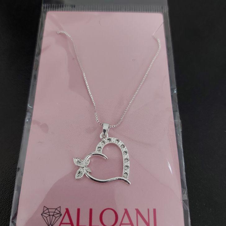 Colar Veneziana de Coração com Borboleta