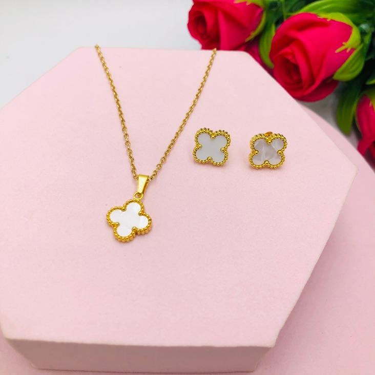 Conjunto Trevo Branco