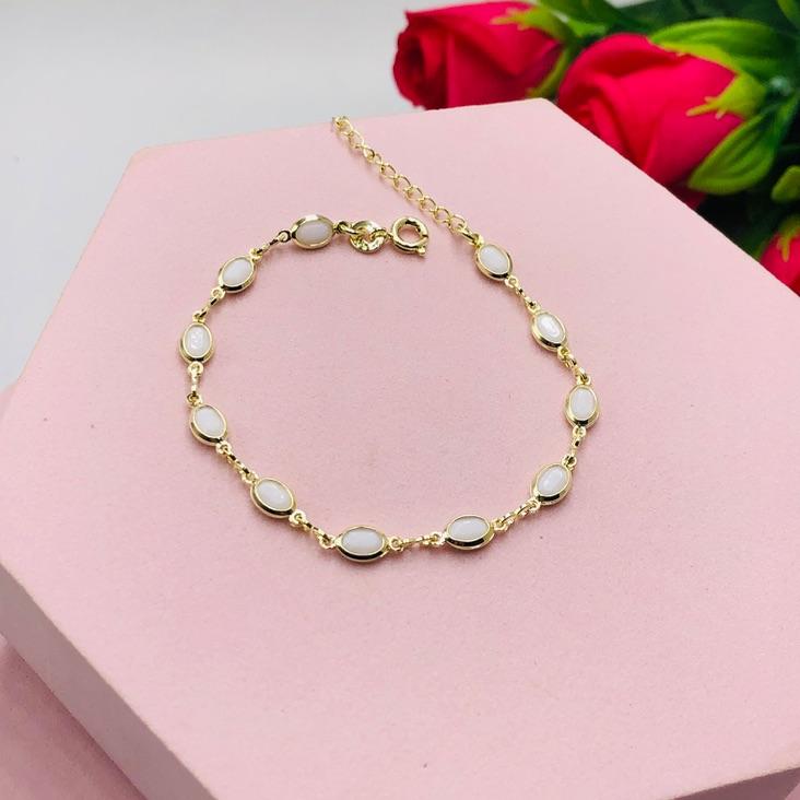 Pulseira Achatada com Pedras Brancas