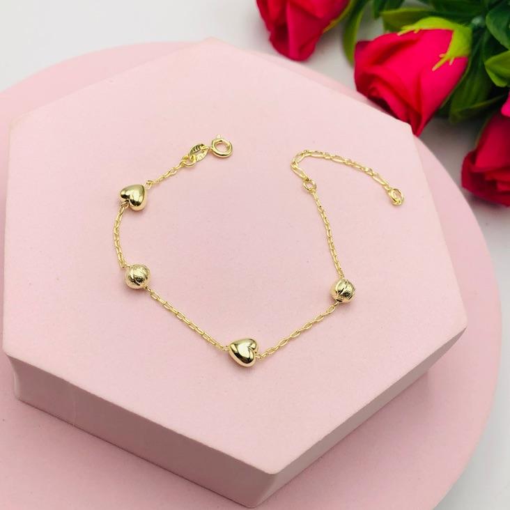 Pulseira com corações e bolinhas