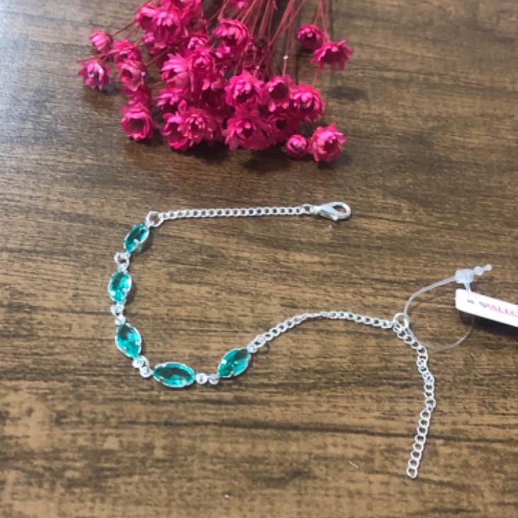 Pulseira com Pedras Verdes