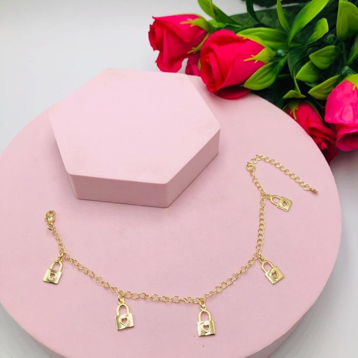 Pulseira com Pingente de Cadeado