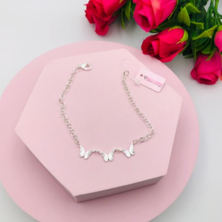 Pulseira com Pingentes Cruz e Medalha Paz