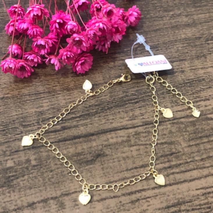 Pulseira com Pingentes de Corações