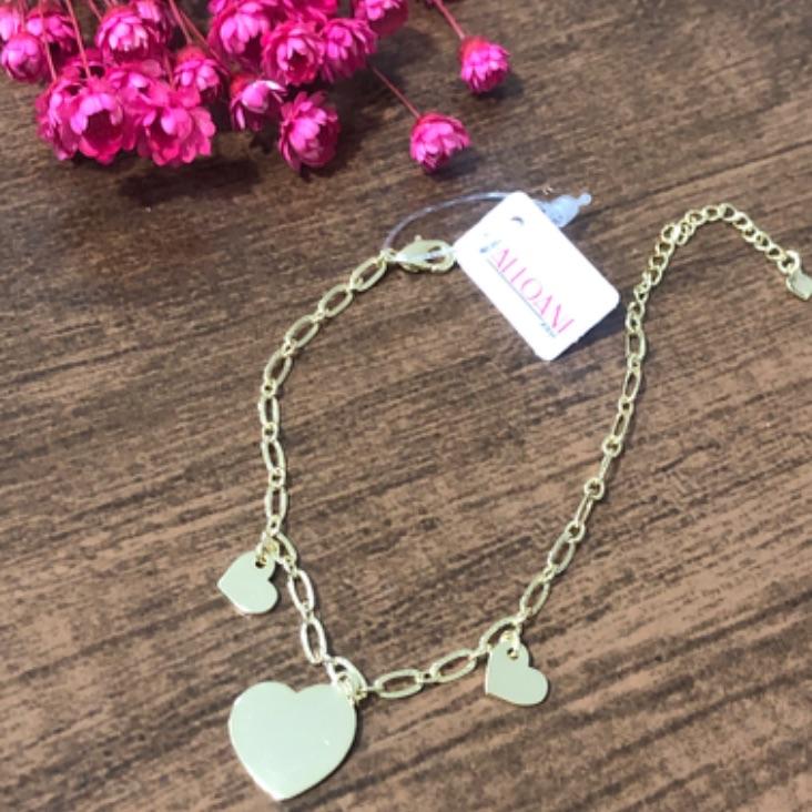 Pulseira com Pingentes de Corações