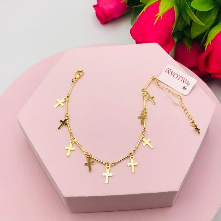 Pulseira com pingentes de cruz