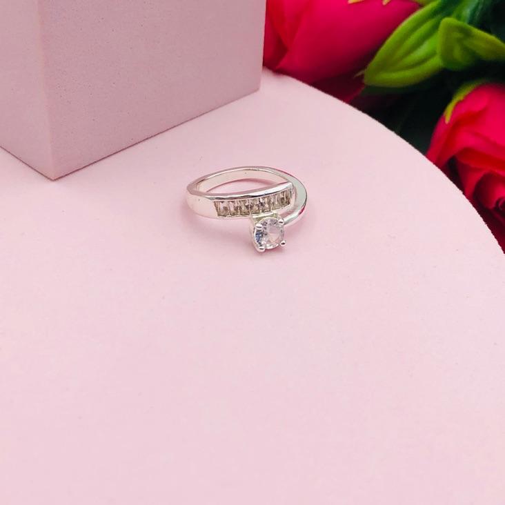 Anel Cravejado com Ponto de Luz N 13