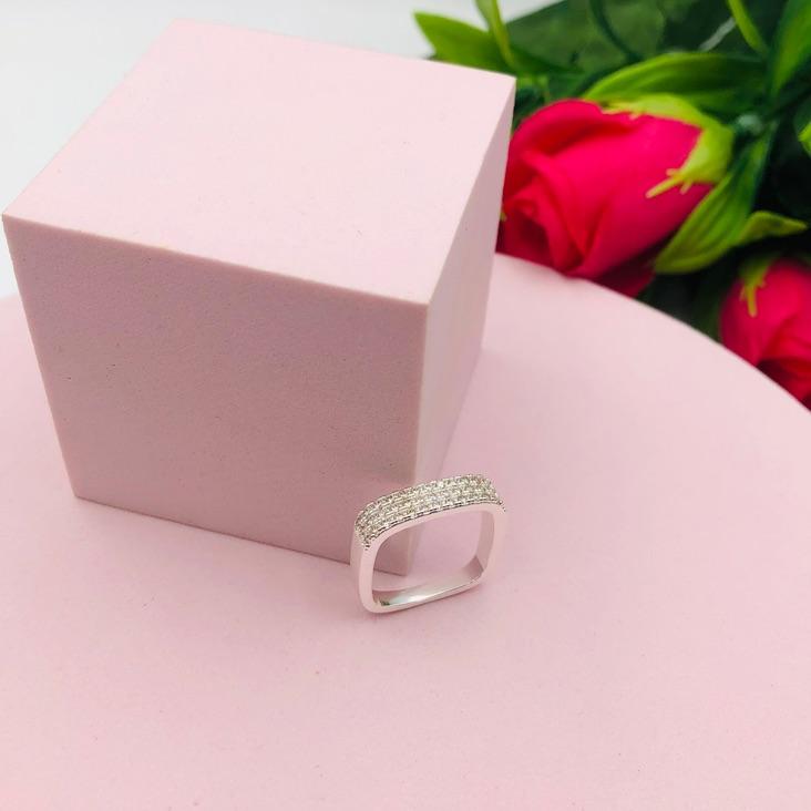 Anel Quadrado Cravejado N 17