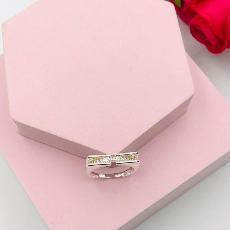 Anel Quadrado e Redondo Cravejado N19