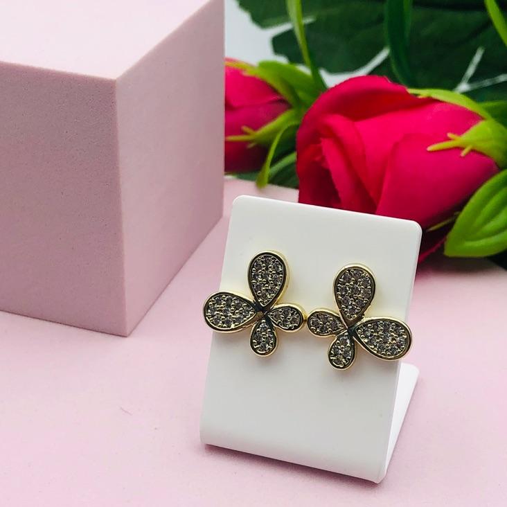 Brinco Borboleta Cravejado