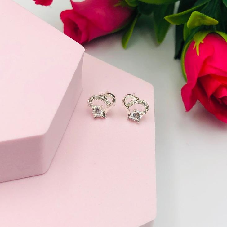 Brinco coração com micro zirconia
