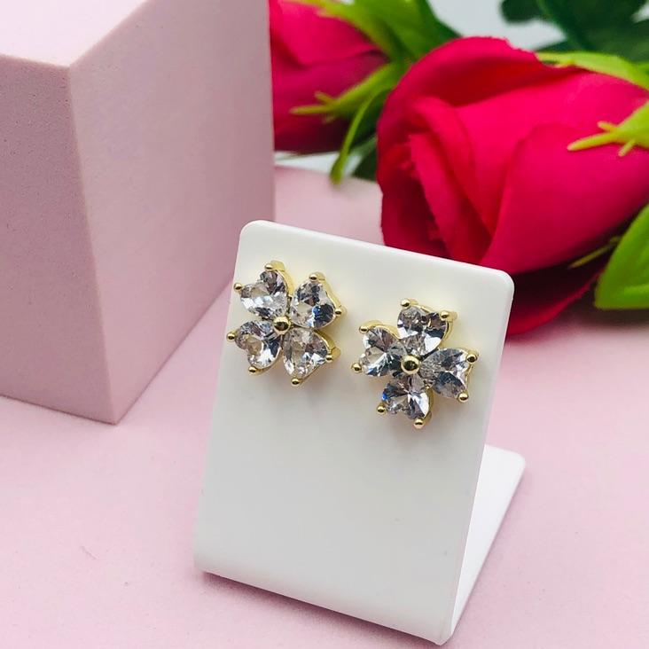 Brinco Flor Cravejado