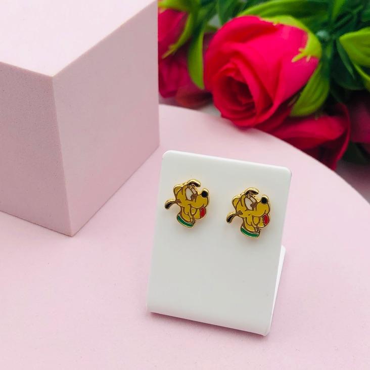 Brinco infantil pluto resinado