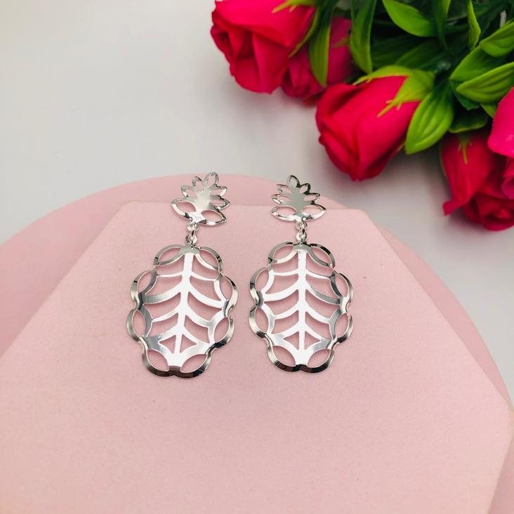 Brinco pendurado abacaxi