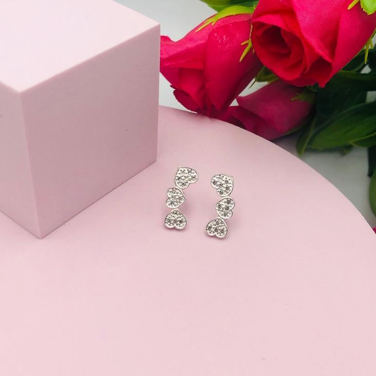 Brinco Ear Cuff Corações