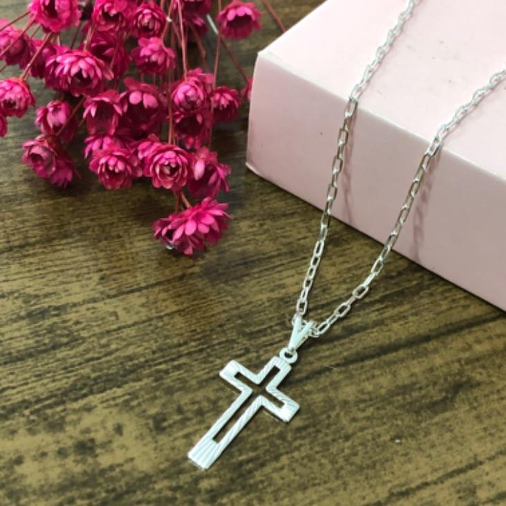 Colar Masculino Cartier com Pingente de Cruz