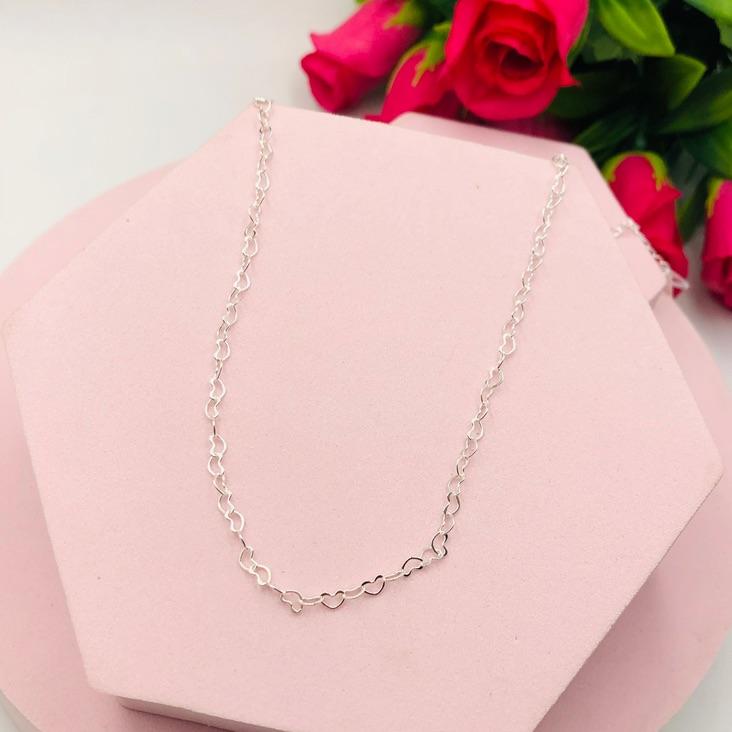 Colar choker Corações